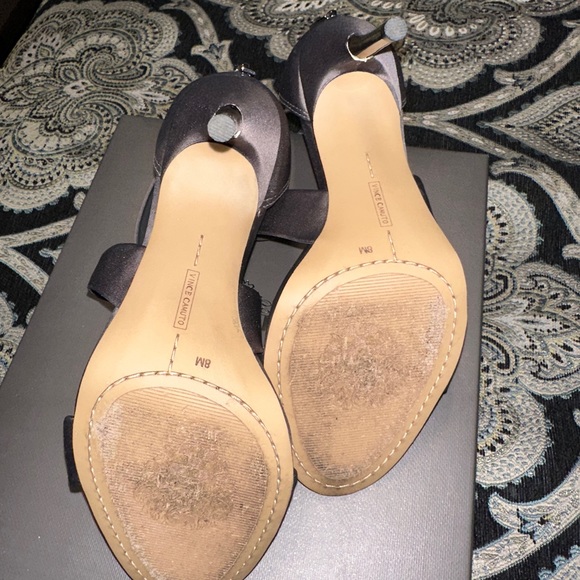 Vince Camuto heels - Picture 5 of 6